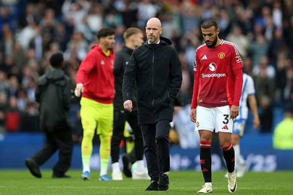 Man Utd trở lại mặt đất với thất bại ở phút bù giờ trước Brighton