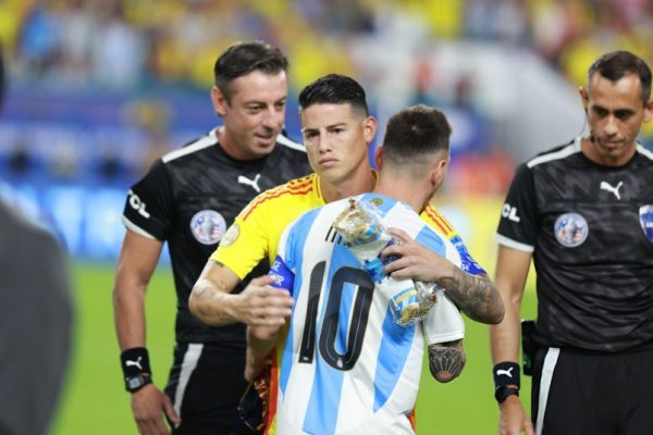 James Rodriguez dành sự tôn trọng tới Messi.